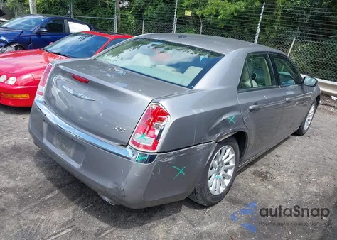 2014 Chrysler 300 z USA, uszkodzony, nr VIN 2C3CCAAGXEH322982